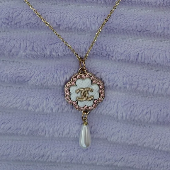 Chanel Pink/White Clover Zipper Pull Pendant/18k Gold Plated Chain. - Picture 2 of 6